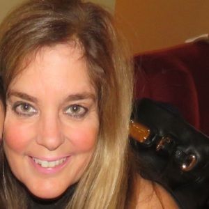 Meet your Posher, Elizabeth